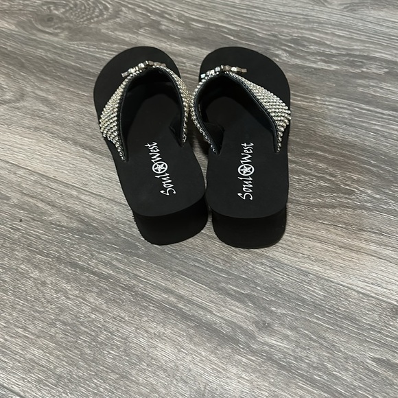 Soul West black rhinestone flip flops. Brand New - Picture 2 of 4